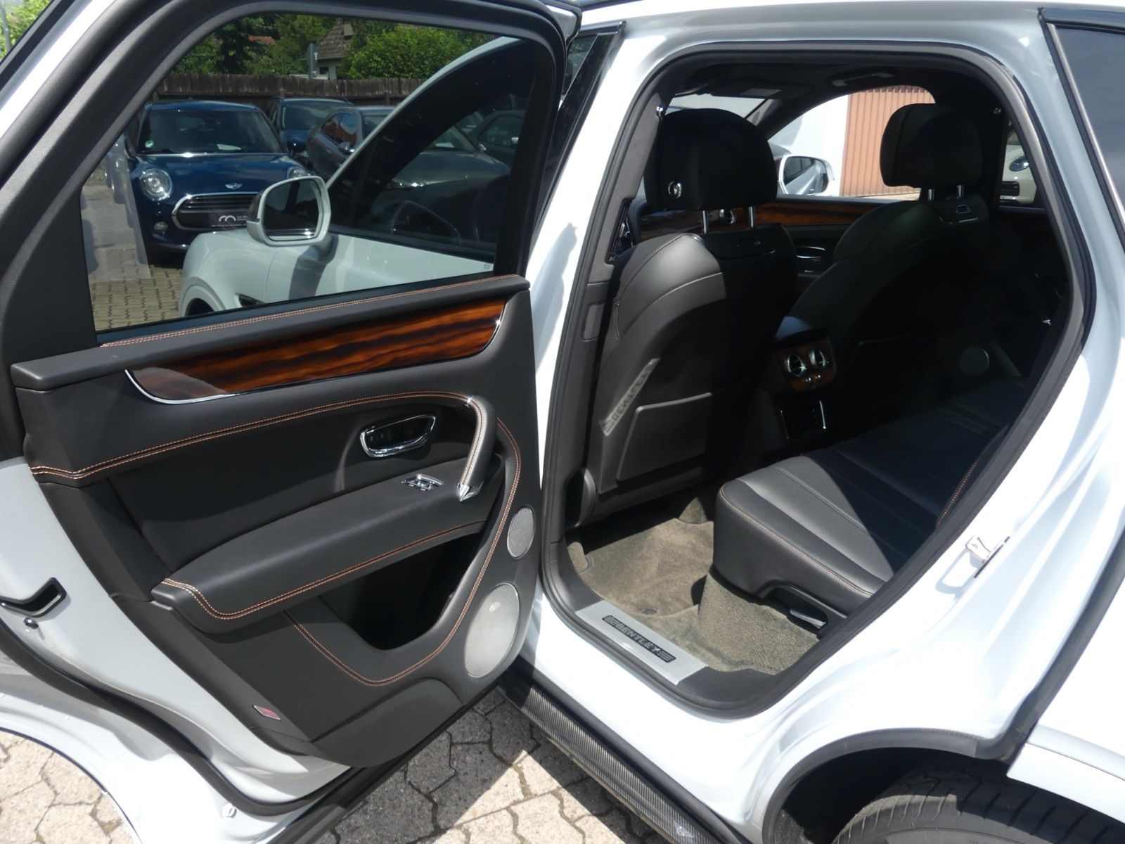Fahrzeugabbildung Bentley Bentayga , 2. Hd., deutsches Fzg, Vollausstatt.