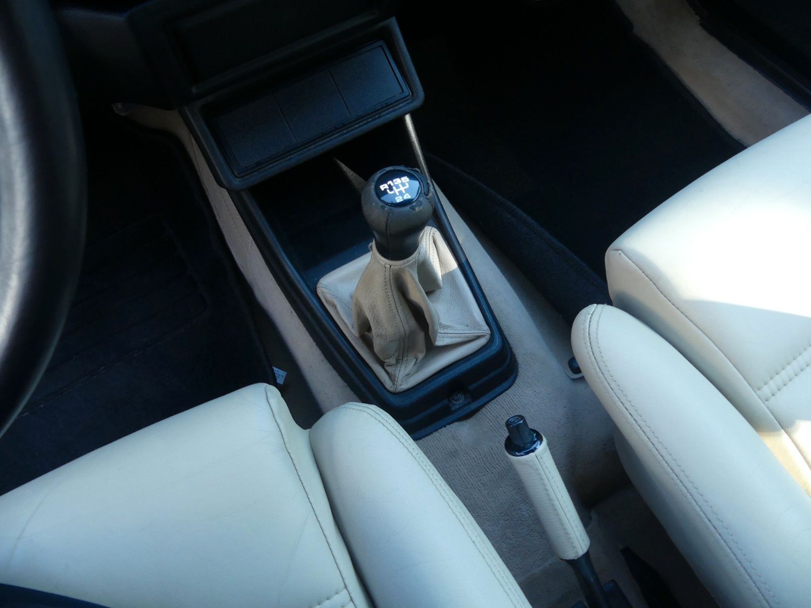 Fahrzeugabbildung Volkswagen Golf I Cabrio Classic Line