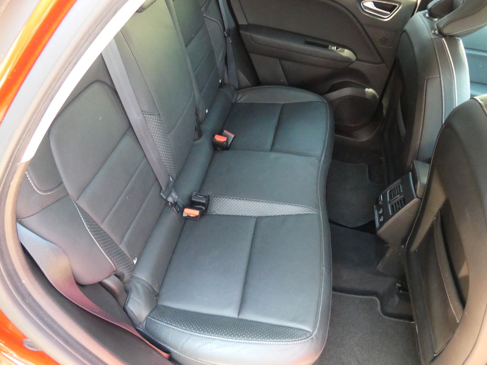 Fahrzeugabbildung Renault Captur II Intens, 2. Hd., Automatik, Top Zustand
