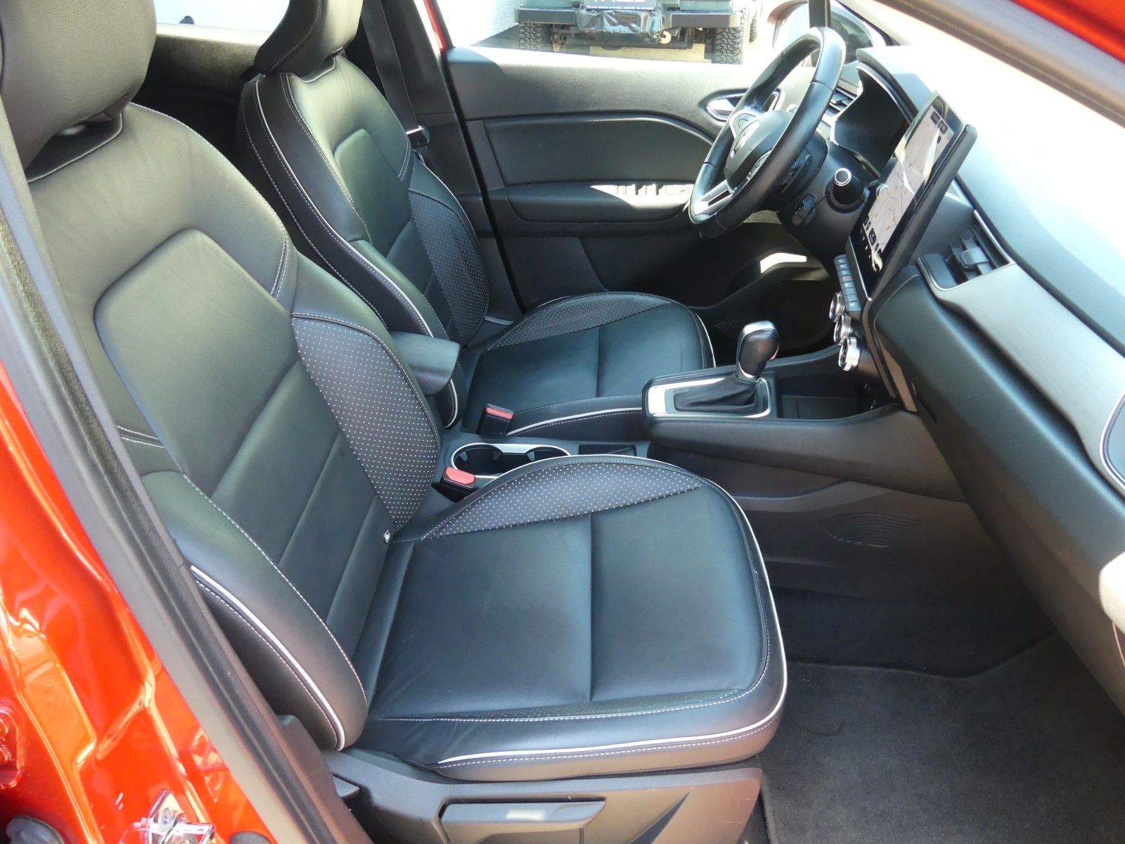 Fahrzeugabbildung Renault Captur II Intens, 2. Hd., Automatik, Top Zustand