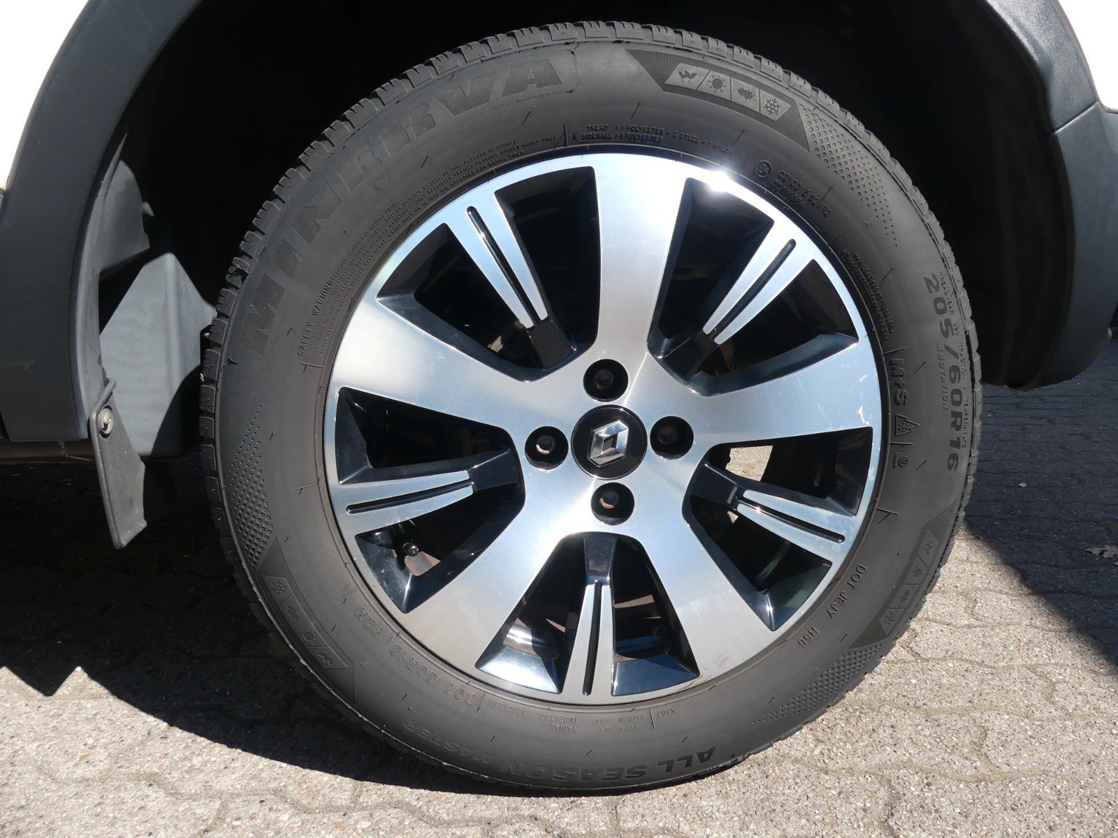 Fahrzeugabbildung Renault Captur Experience Energy TCe 120 EDC, Automatik