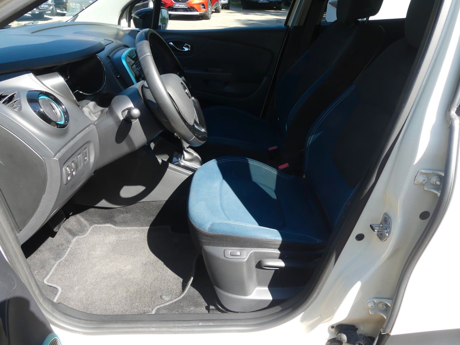 Fahrzeugabbildung Renault Captur Experience Energy TCe 120 EDC, Automatik