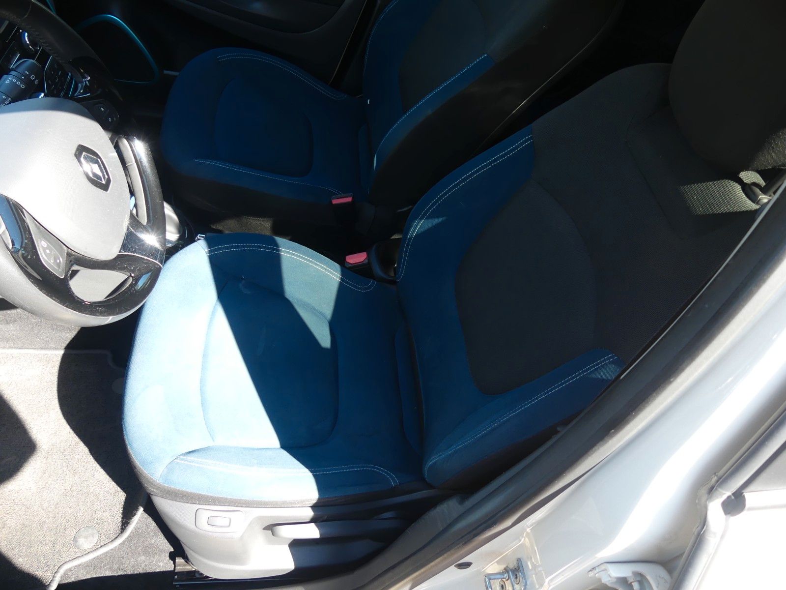 Fahrzeugabbildung Renault Captur Experience Energy TCe 120 EDC, Automatik
