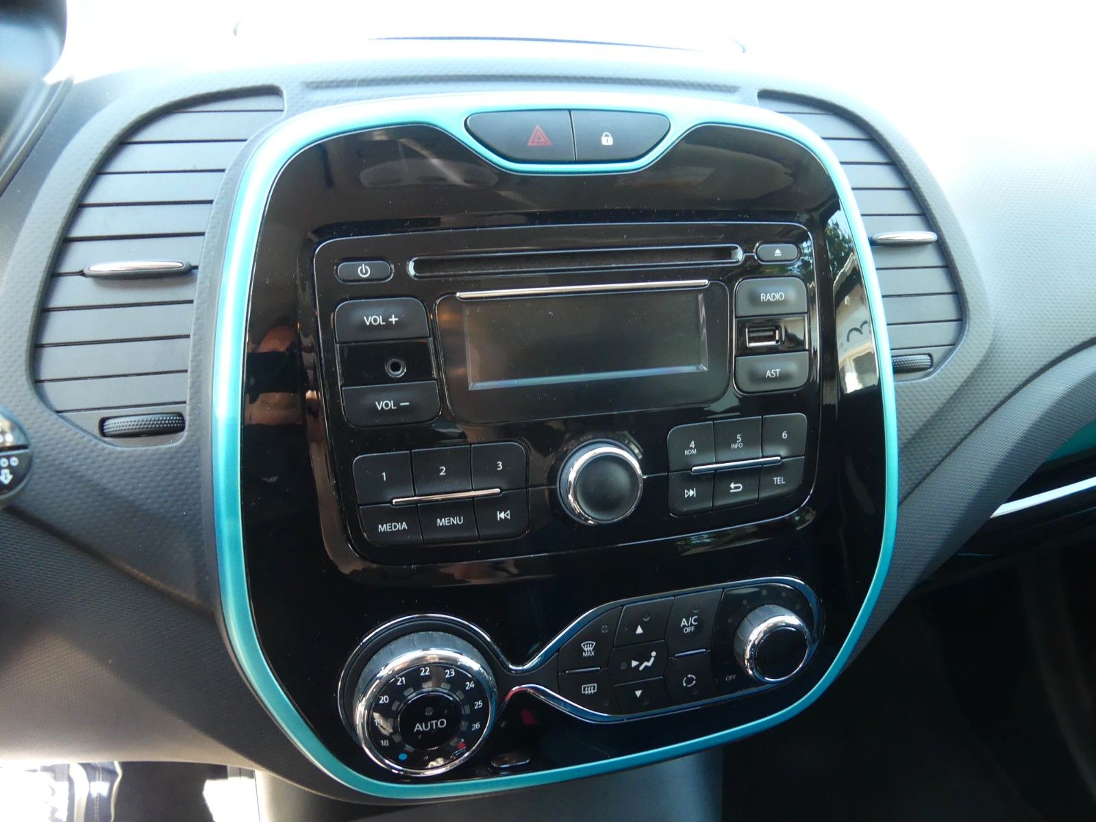 Fahrzeugabbildung Renault Captur Experience Energy TCe 120 EDC, Automatik