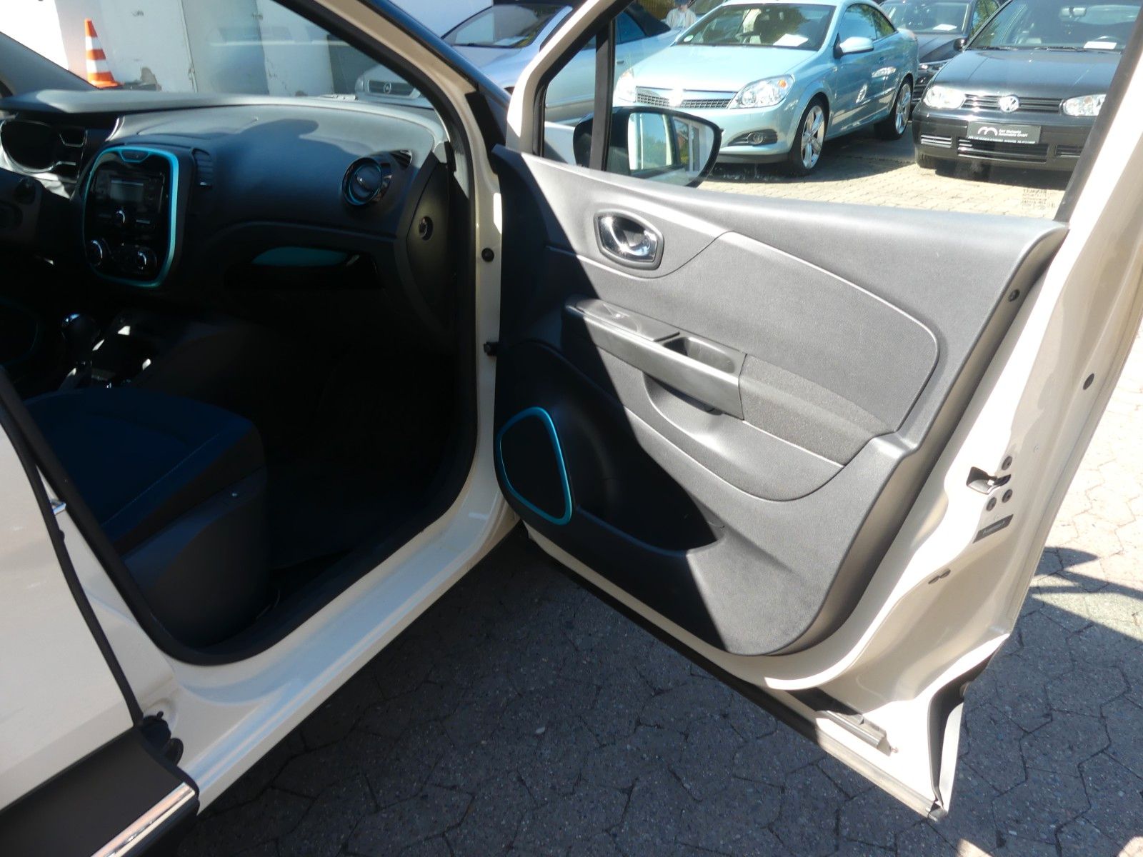 Fahrzeugabbildung Renault Captur Experience Energy TCe 120 EDC, Automatik