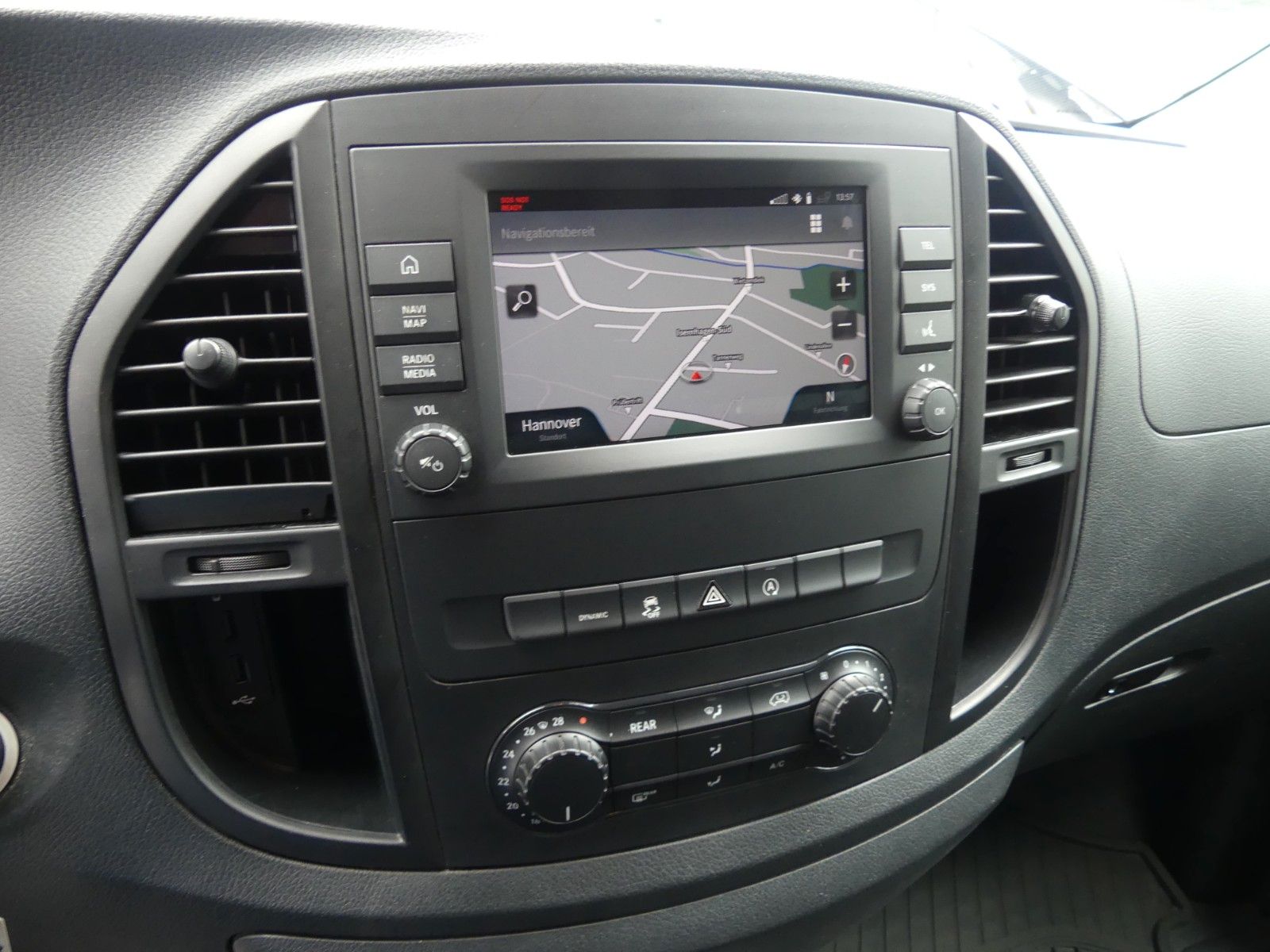 Fahrzeugabbildung Mercedes-Benz Vito Mixto lang, 2. Hd, AHK, LED, AMG, Top Zust