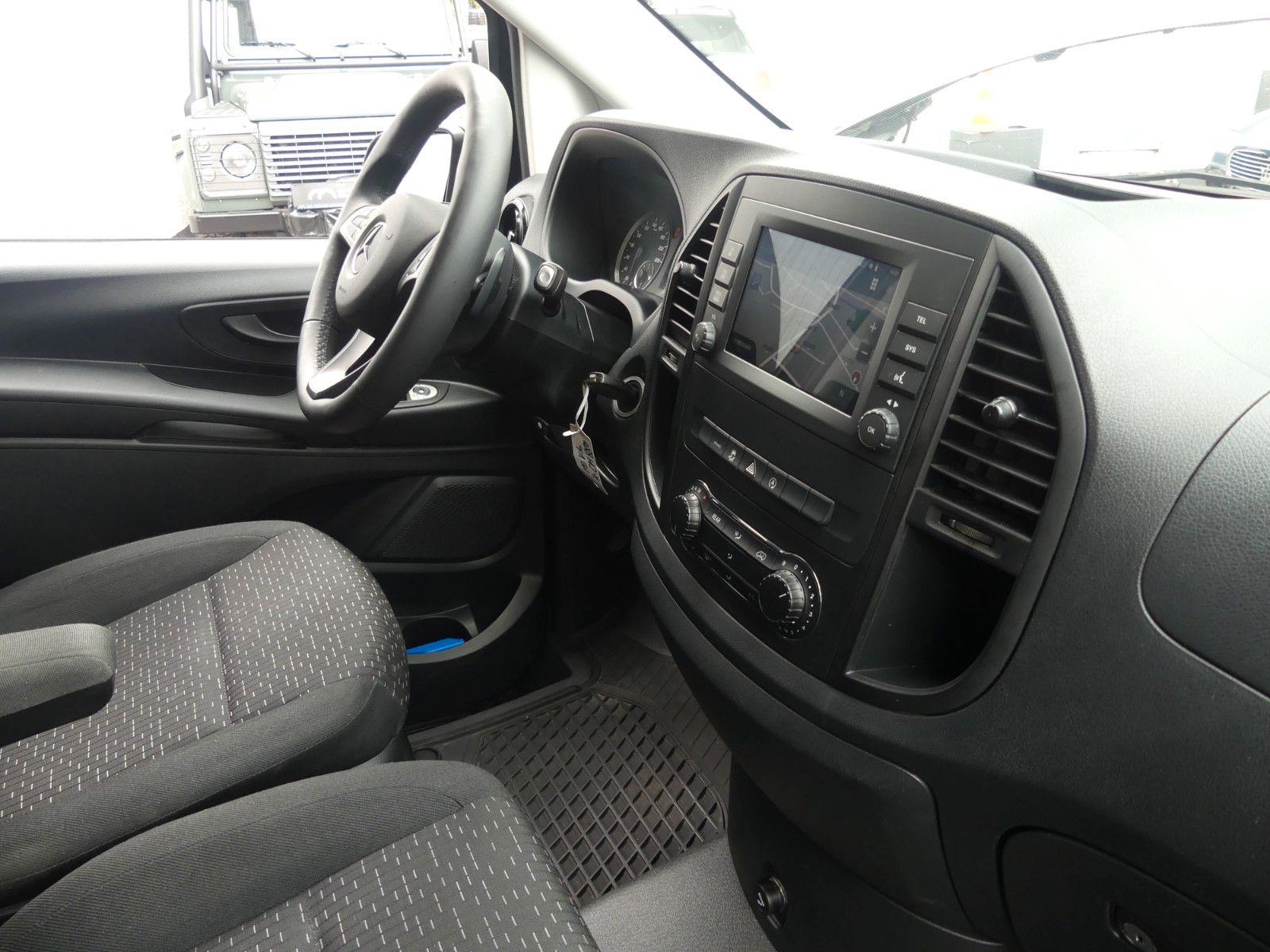 Fahrzeugabbildung Mercedes-Benz Vito Mixto lang, 2. Hd, AHK, LED, AMG, Top Zust
