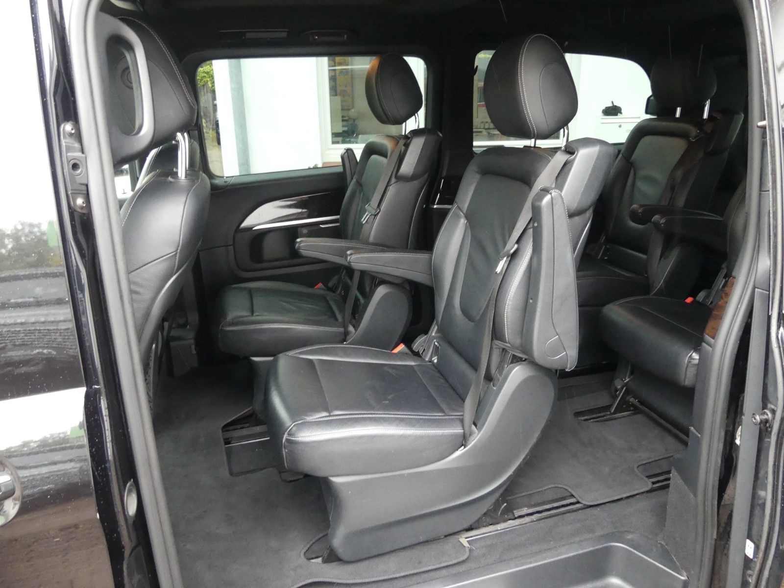 Fahrzeugabbildung Mercedes-Benz V250 CDI AVANTGARDE EDITION lang, 2. Hd., U-frei