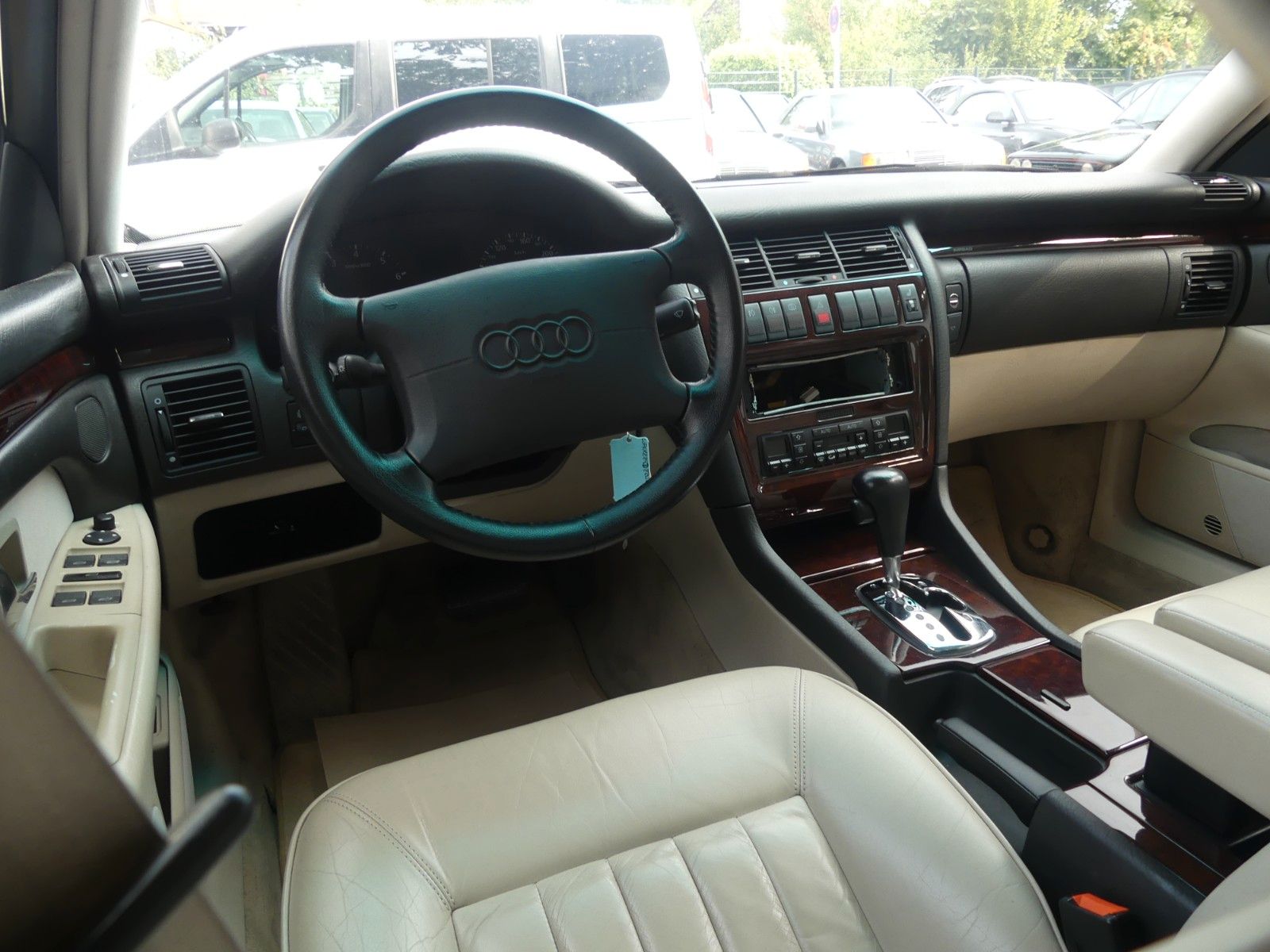 Fahrzeugabbildung Audi A8 4.2 quattro, 2. Hd., Top Zustand