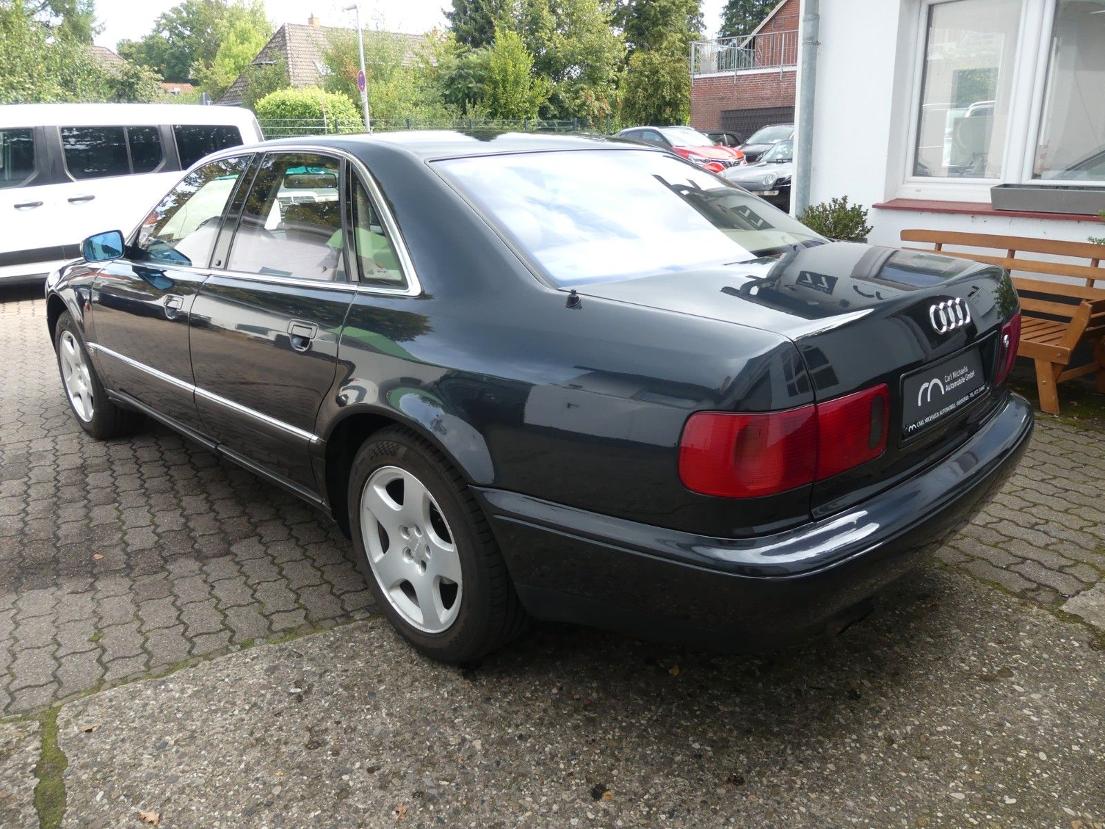 Fahrzeugabbildung Audi A8 4.2 quattro, 2. Hd., Top Zustand