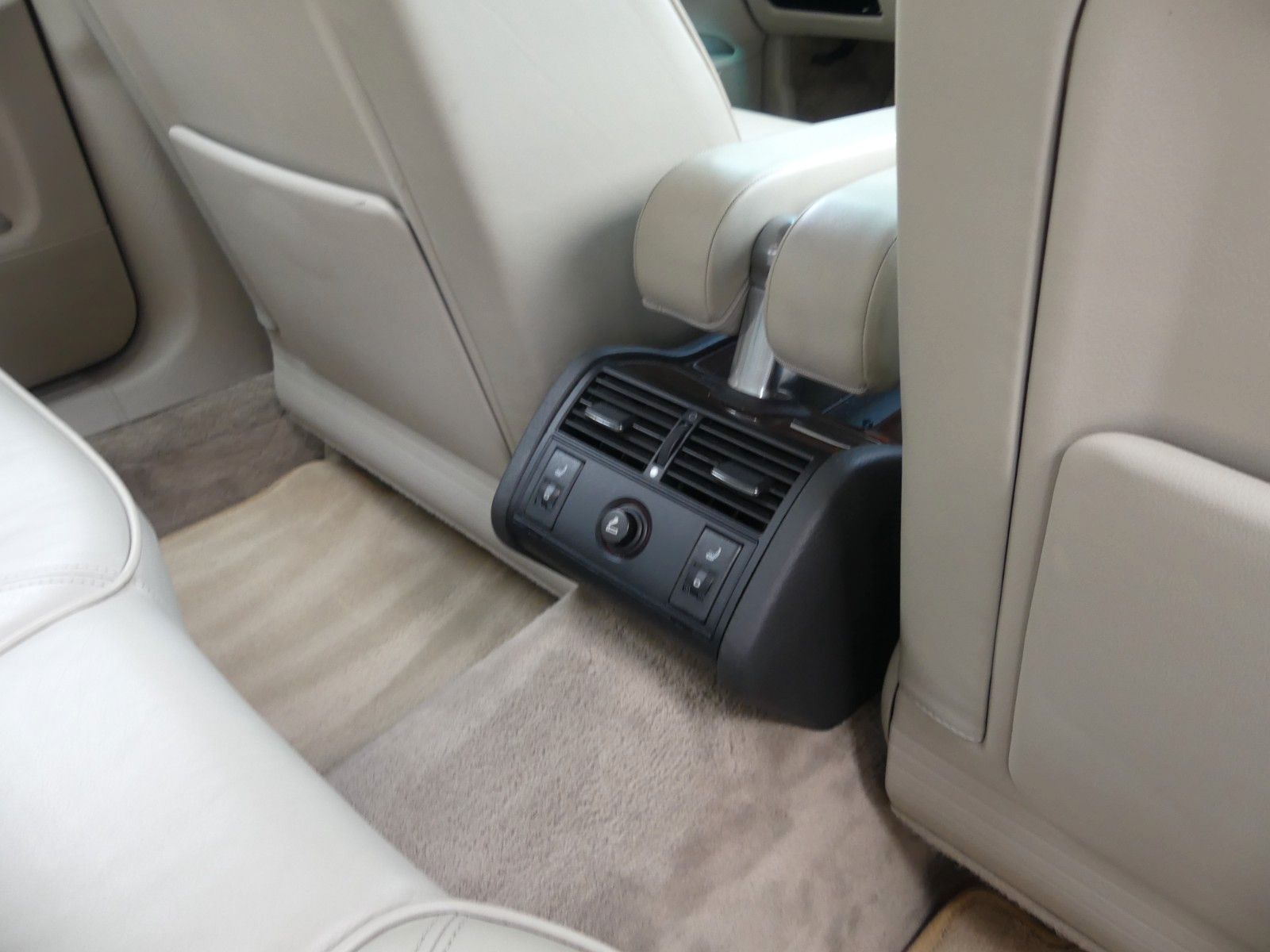 Fahrzeugabbildung Audi A8 4.2 quattro, 2. Hd., Top Zustand