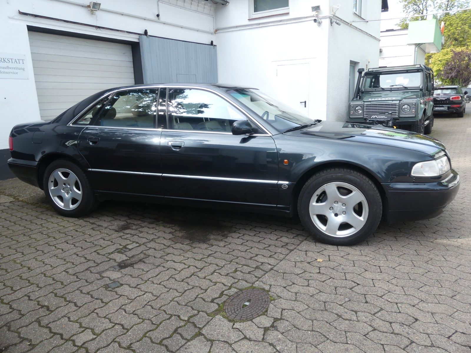 Fahrzeugabbildung Audi A8 4.2 quattro, 2. Hd., Top Zustand