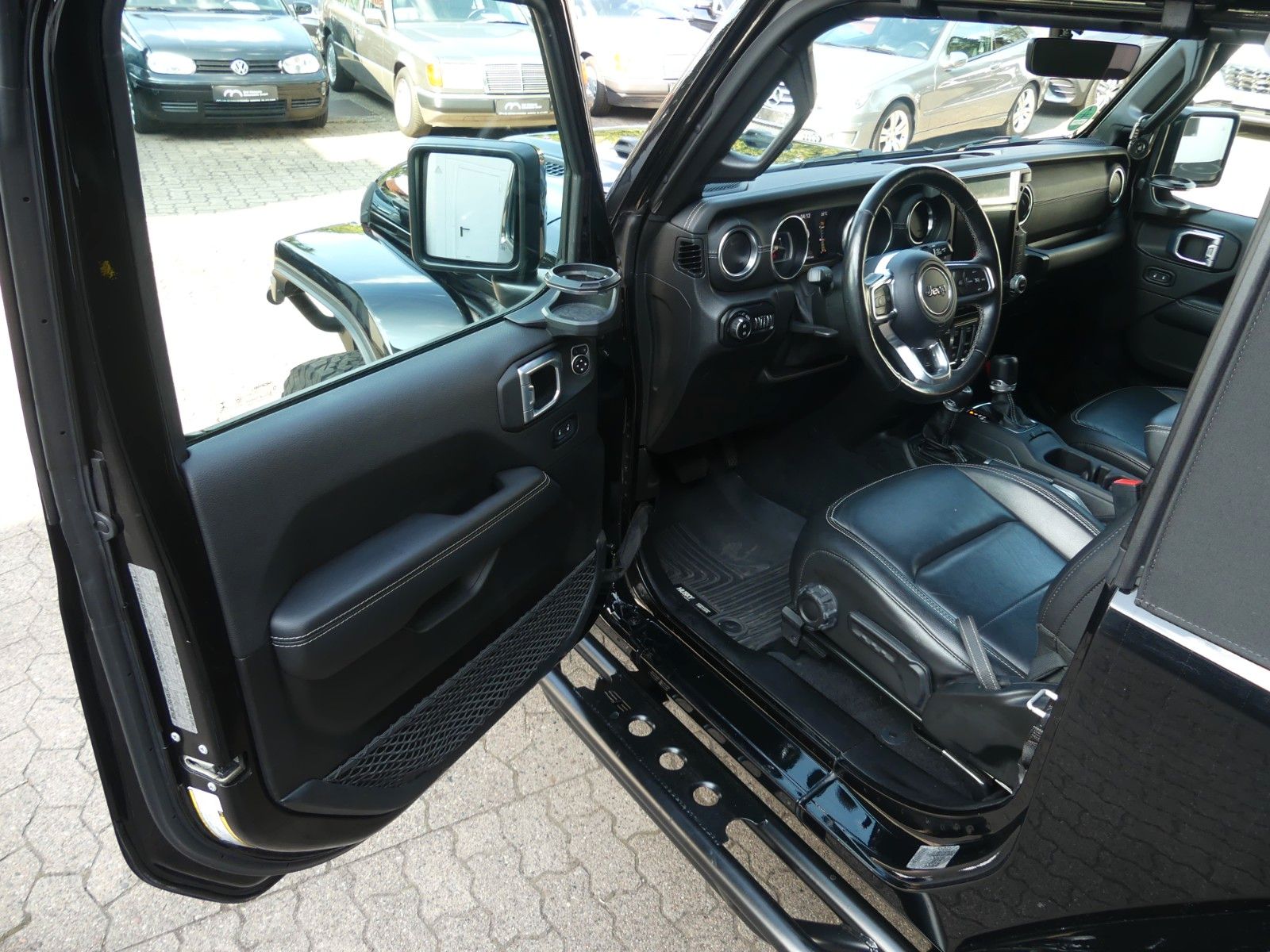 Fahrzeugabbildung Jeep Wrangler Unlimited Sahara, EINZELSTÜCK