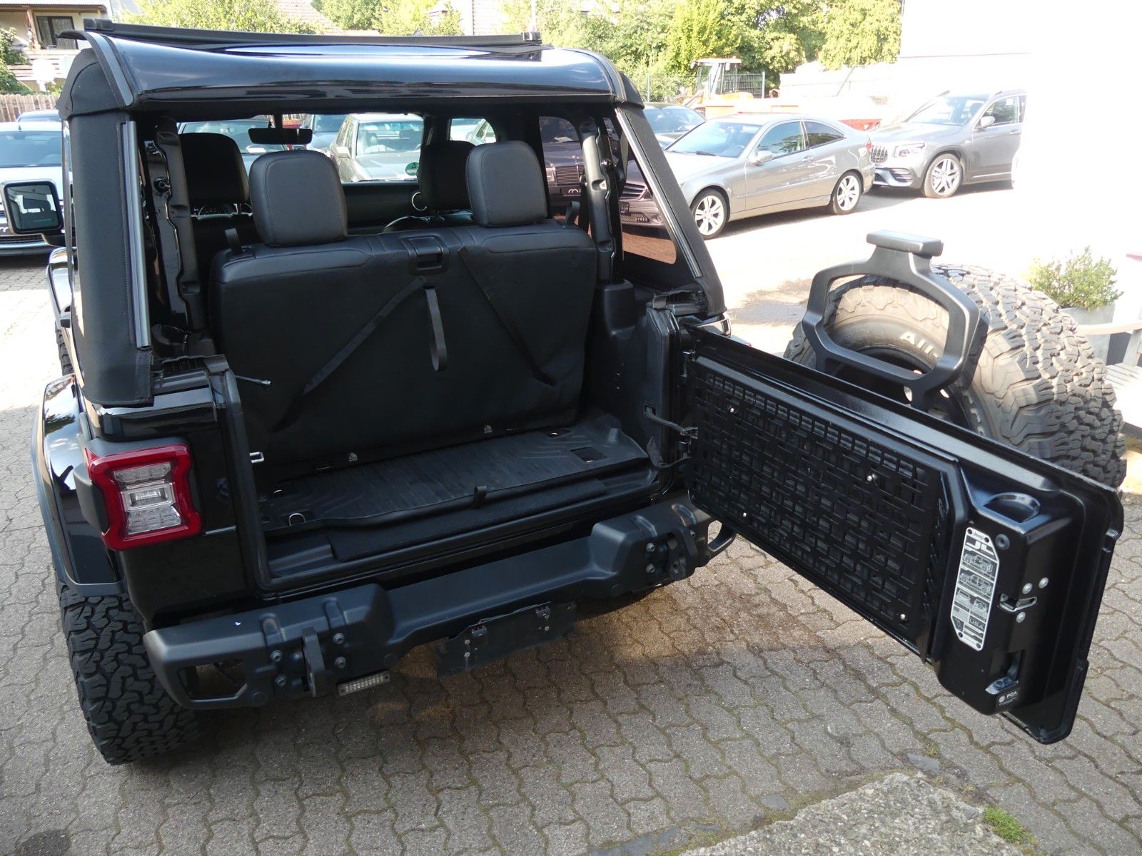 Fahrzeugabbildung Jeep Wrangler Unlimited Sahara, EINZELSTÜCK
