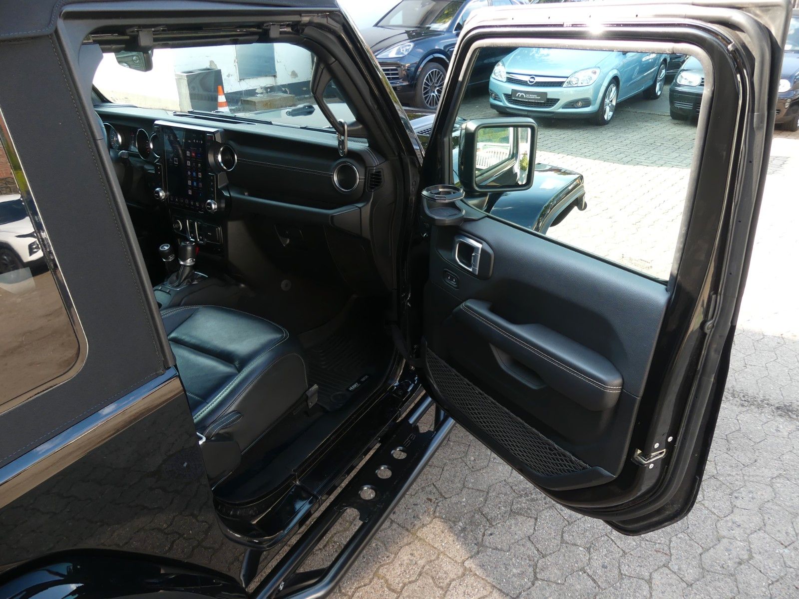Fahrzeugabbildung Jeep Wrangler Unlimited Sahara, EINZELSTÜCK