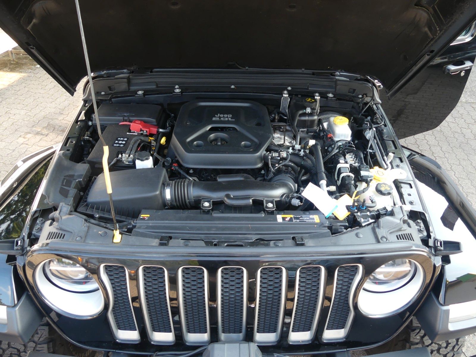 Fahrzeugabbildung Jeep Wrangler Unlimited Sahara, EINZELSTÜCK