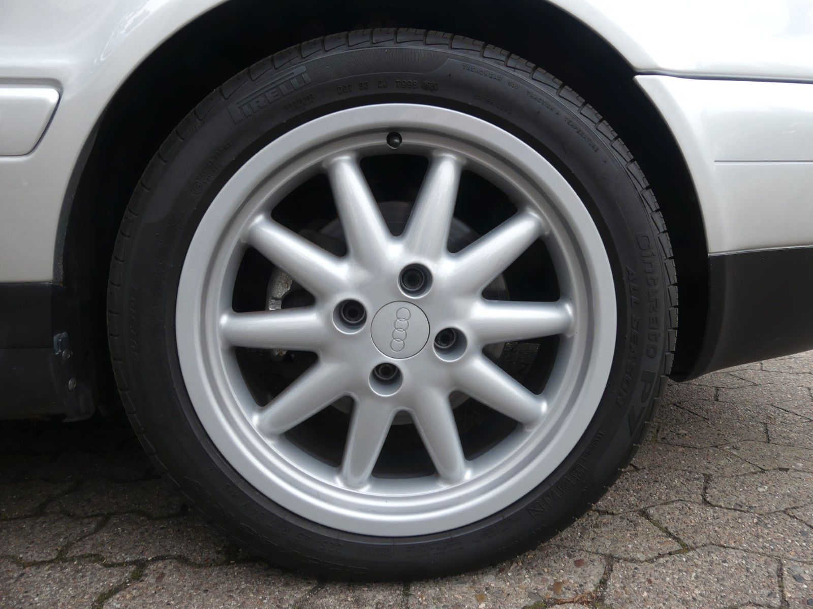 Fahrzeugabbildung Audi 80 2.6 Cabrio, 1. Hand, Aut., Leder, Klima .....
