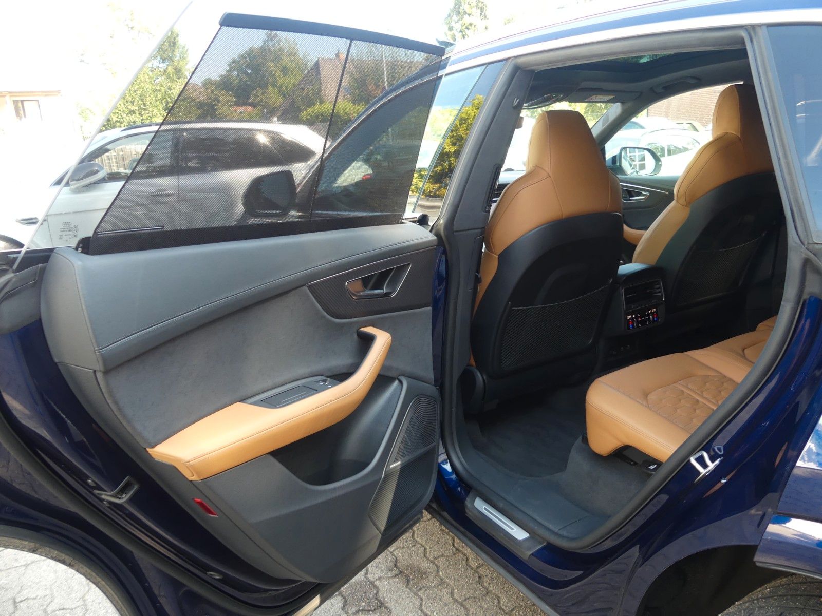 Fahrzeugabbildung Audi RS Q8 4.0 TFSI, 1. Hd., B&O, Keramik, Carbon