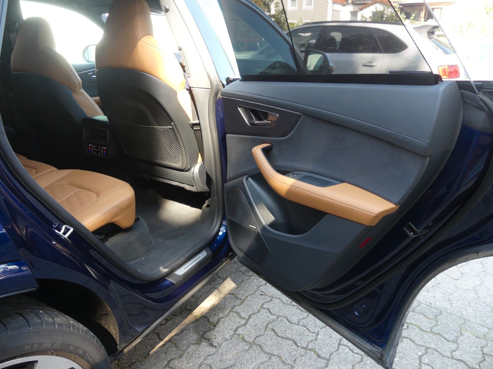 Fahrzeugabbildung Audi RS Q8 4.0 TFSI, 1. Hd., B&O, Keramik, Carbon