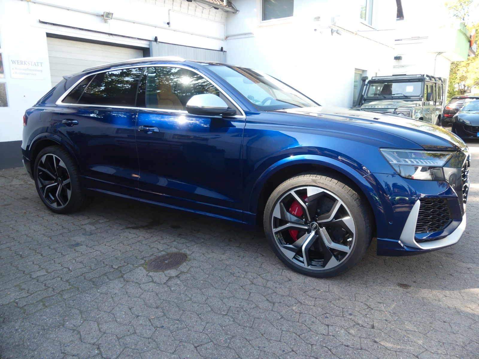 Fahrzeugabbildung Audi RS Q8 4.0 TFSI, 1. Hd., B&O, Keramik, Carbon