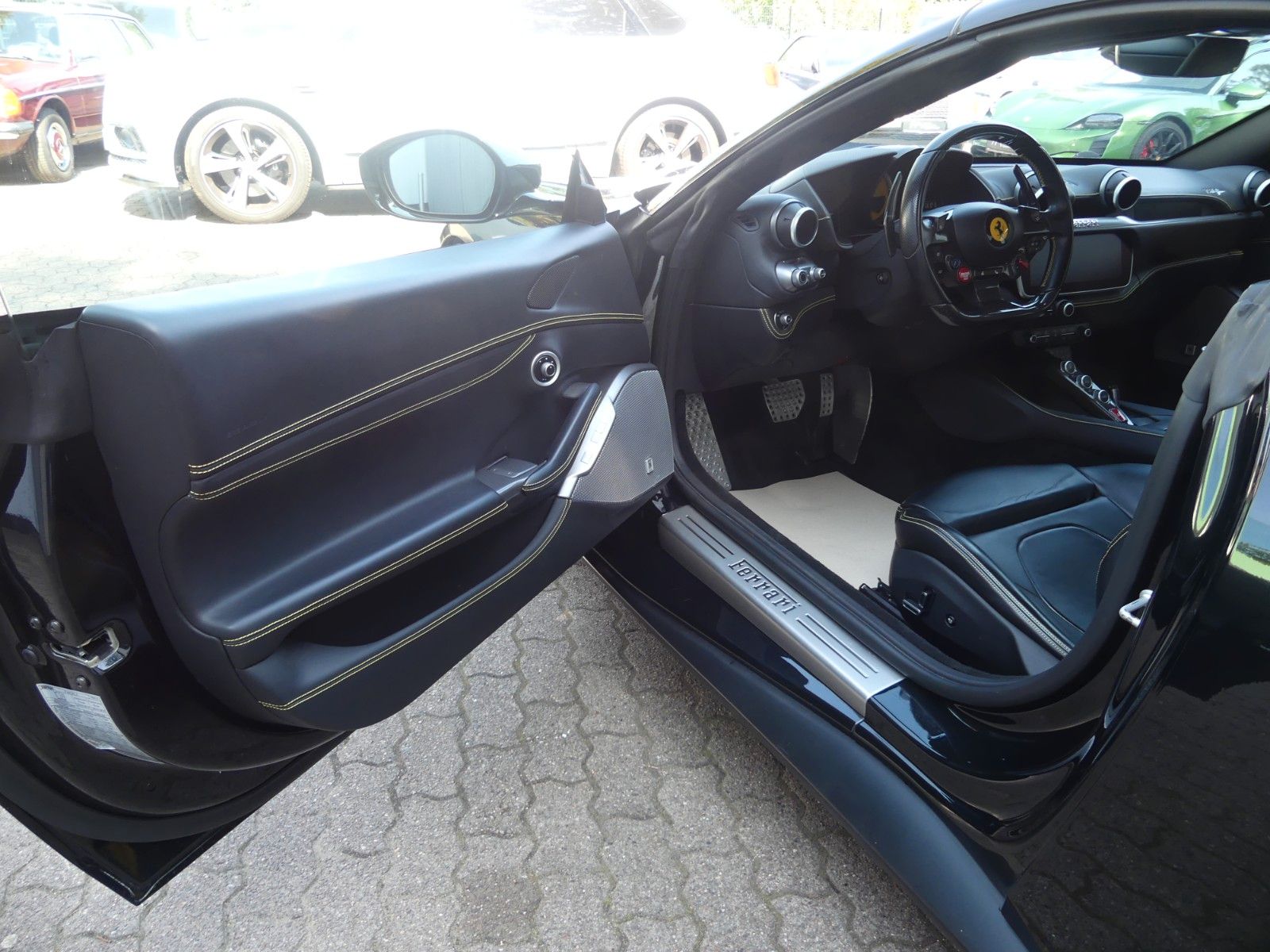 Fahrzeugabbildung Ferrari Portofino, Garantie,Carbon,NOVITEC,Kamera,TOP