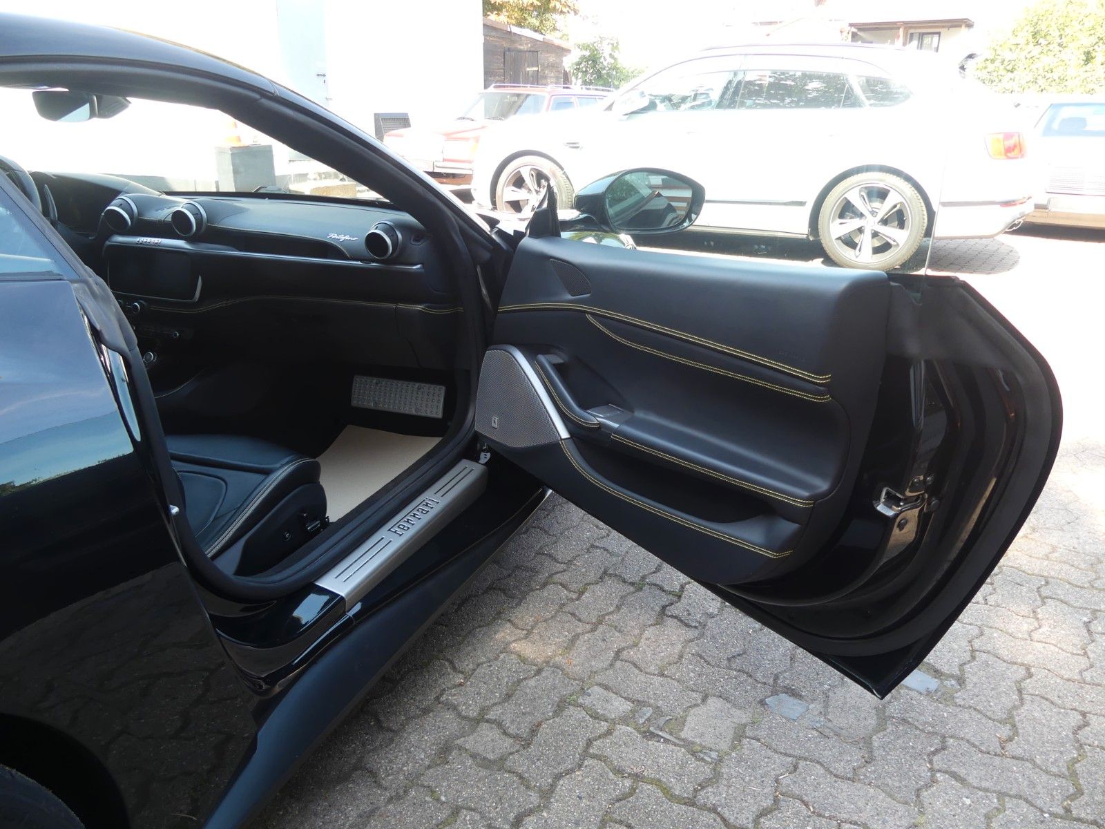 Fahrzeugabbildung Ferrari Portofino, Garantie,Carbon,NOVITEC,Kamera,TOP