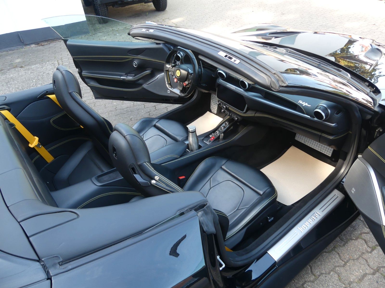 Fahrzeugabbildung Ferrari Portofino, Garantie,Carbon,NOVITEC,Kamera,TOP