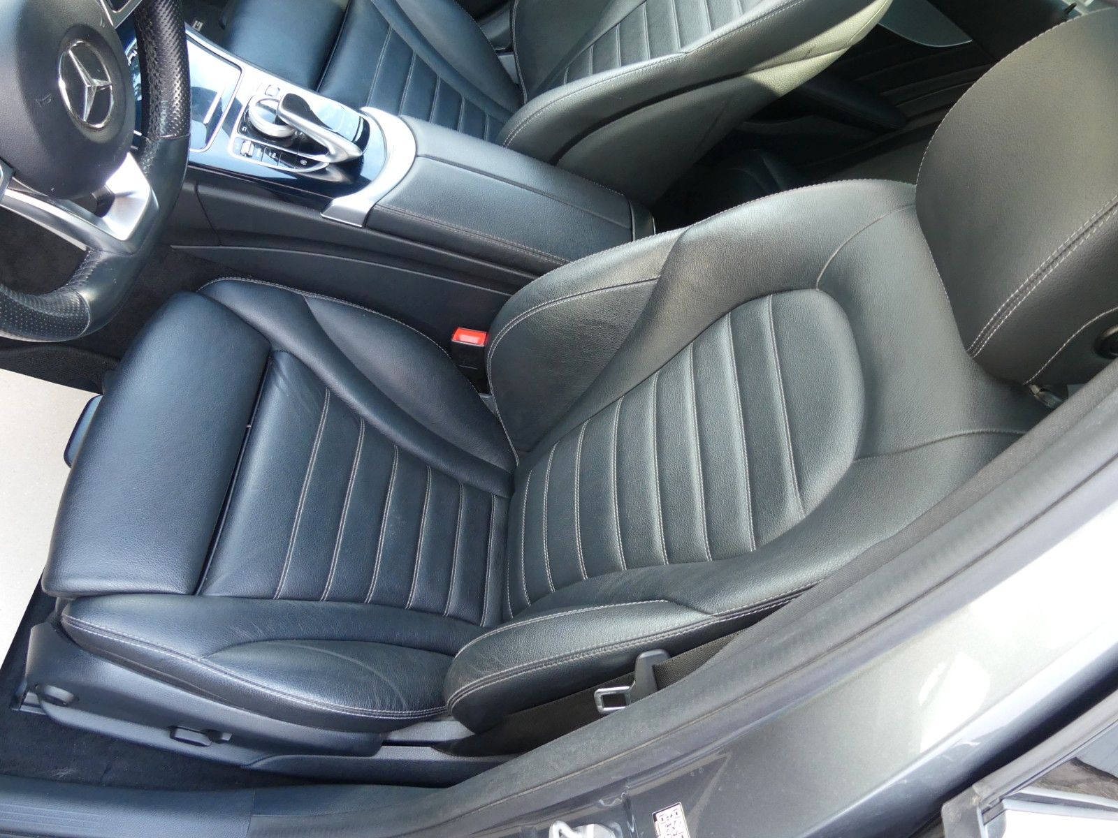 Fahrzeugabbildung Mercedes-Benz C 250 T-4Matic, AMG PAKET, Top Zustand