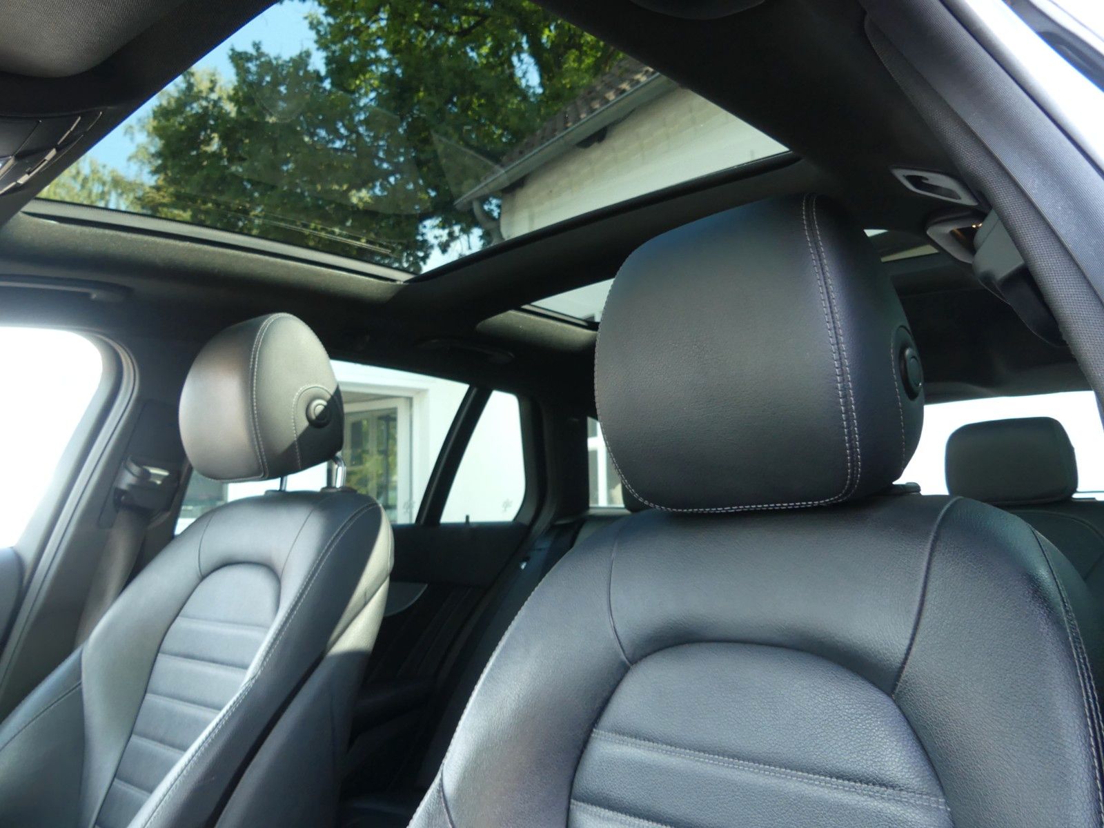 Fahrzeugabbildung Mercedes-Benz C 250 T-4Matic, AMG PAKET, Top Zustand