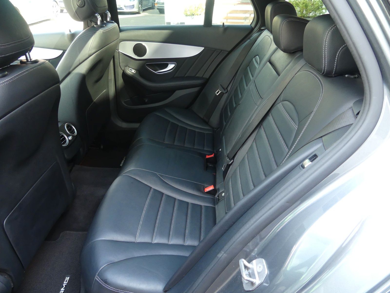 Fahrzeugabbildung Mercedes-Benz C 250 T-4Matic, AMG PAKET, Top Zustand