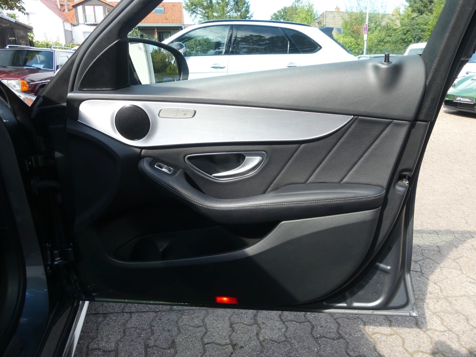 Fahrzeugabbildung Mercedes-Benz C 250 T-4Matic, AMG PAKET, Top Zustand