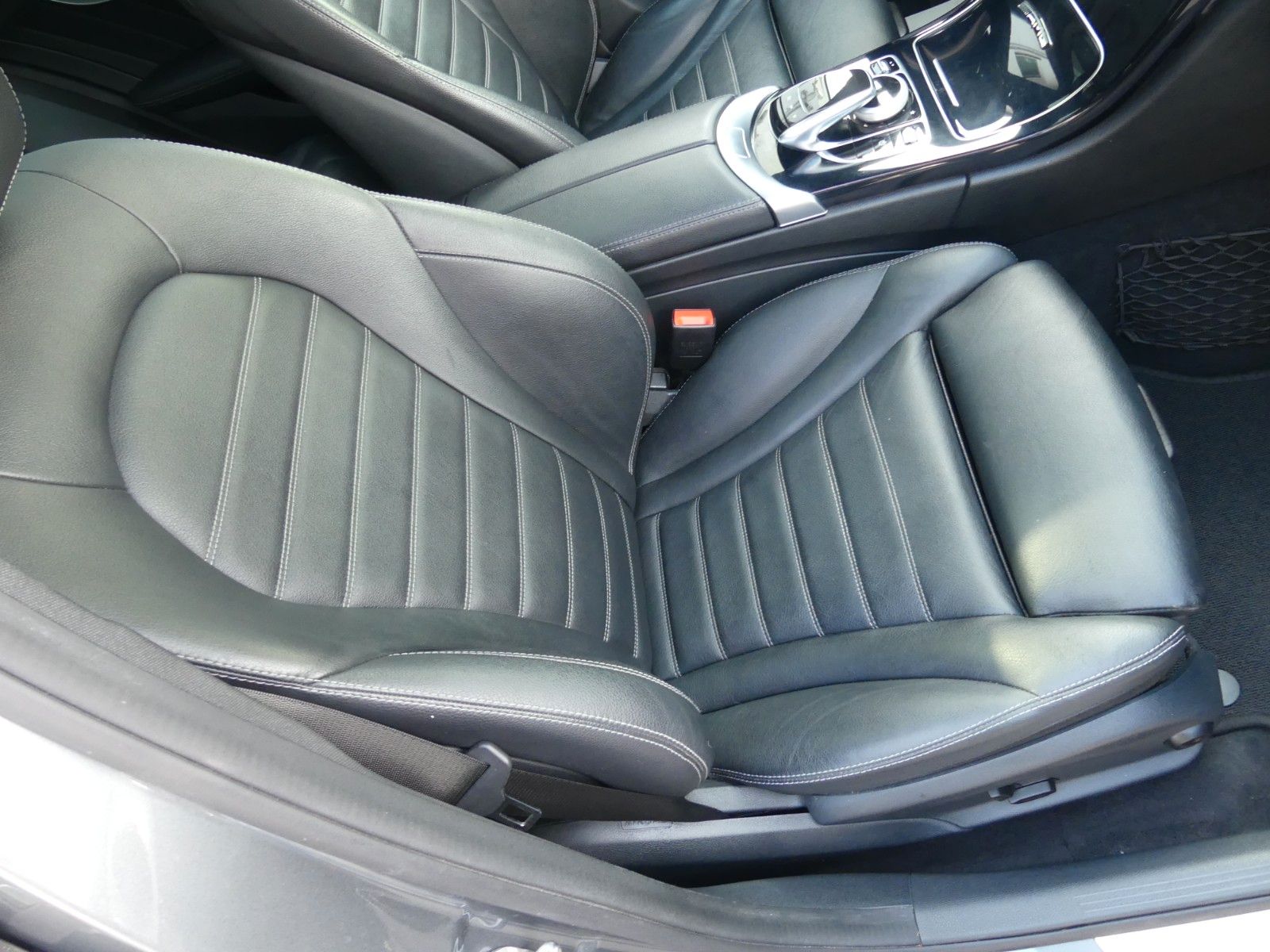 Fahrzeugabbildung Mercedes-Benz C 250 T-4Matic, AMG PAKET, Top Zustand
