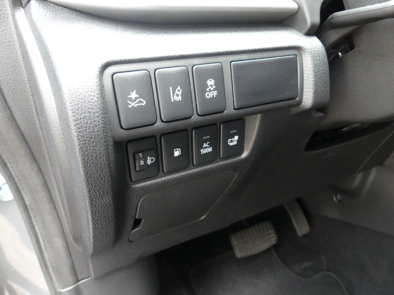 Fahrzeugabbildung Mitsubishi Eclipse Cross Plus Select Black Hybrid 4WD
