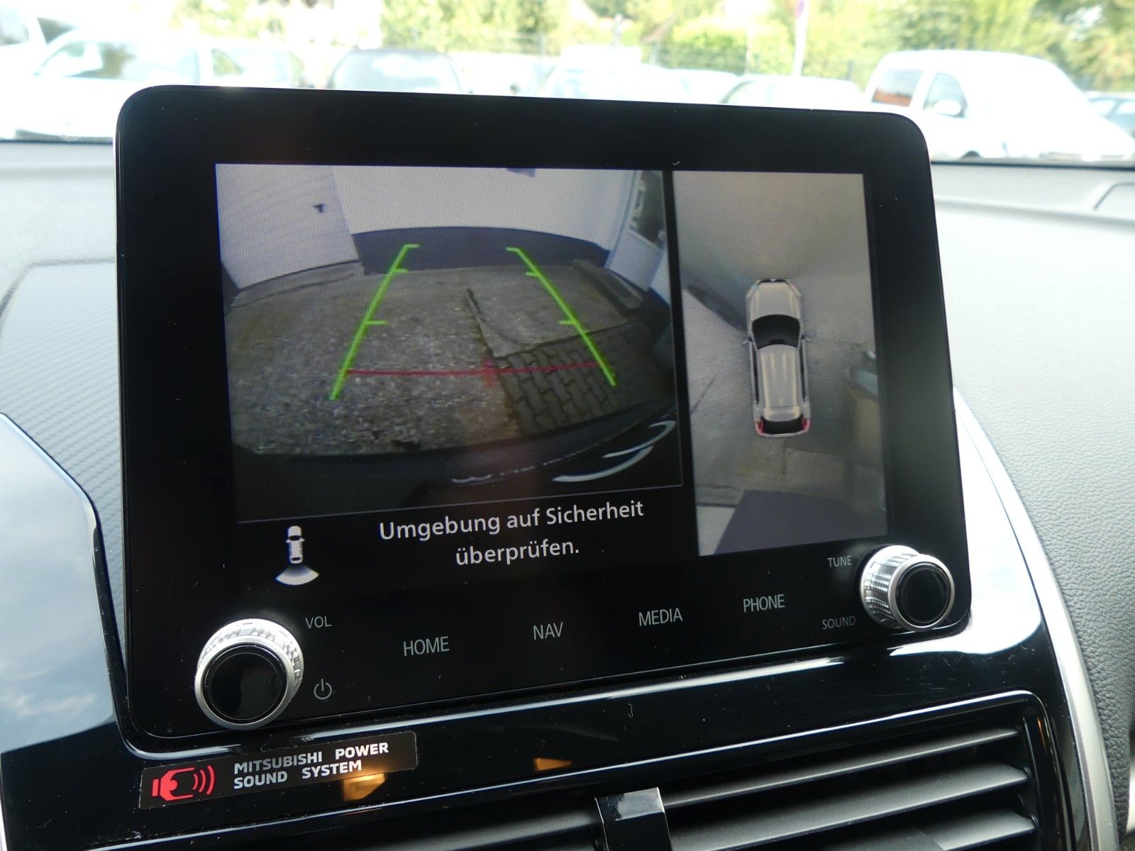 Fahrzeugabbildung Mitsubishi Eclipse Cross Plus Select Black Hybrid 4WD