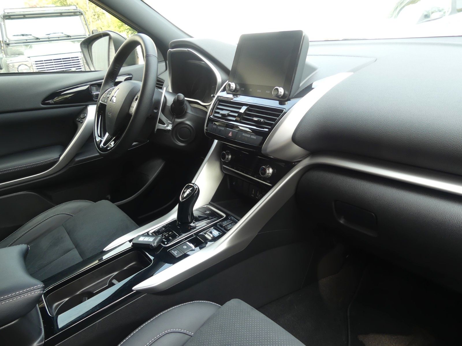 Fahrzeugabbildung Mitsubishi Eclipse Cross Plus Select Black Hybrid 4WD