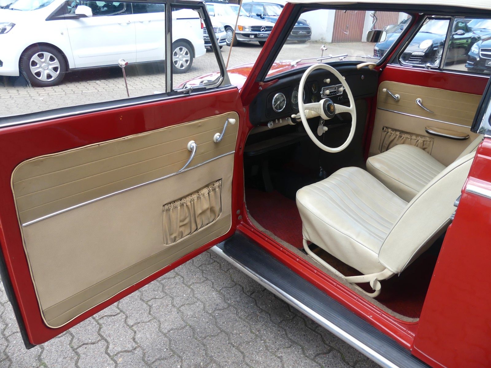 Fahrzeugabbildung Volkswagen Käfer 1/15 Cabrio 29KW und 1276 cm²