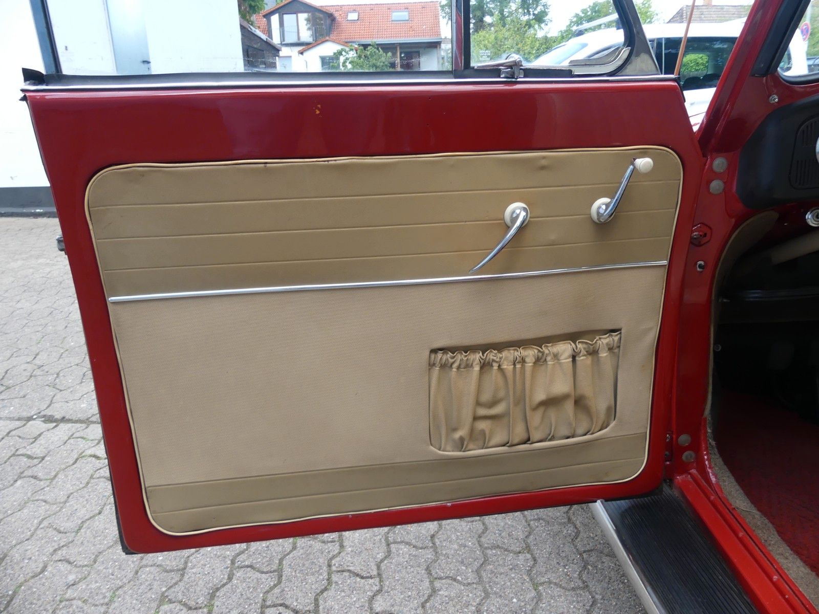 Fahrzeugabbildung Volkswagen Käfer 1/15 Cabrio 29KW und 1276 cm²