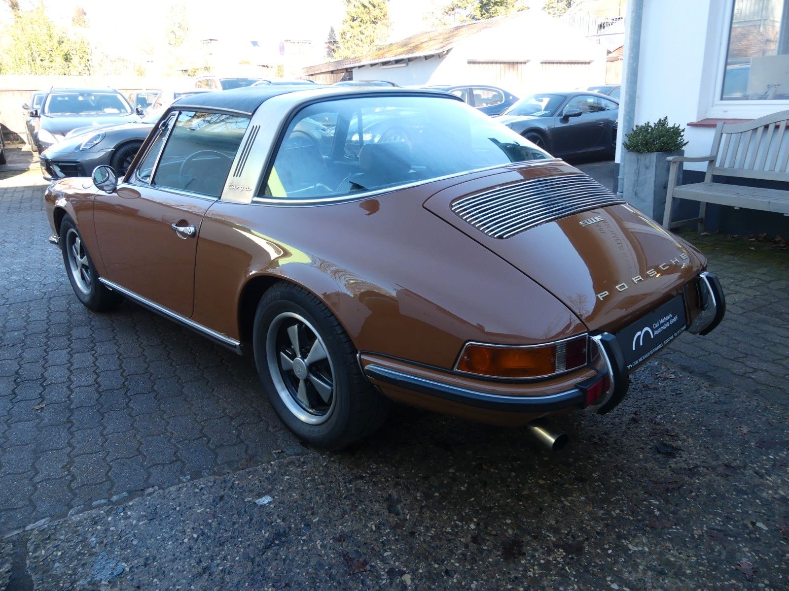 Fahrzeugabbildung Porsche 911 E Targa mit 114 KW in einem Top Zustand
